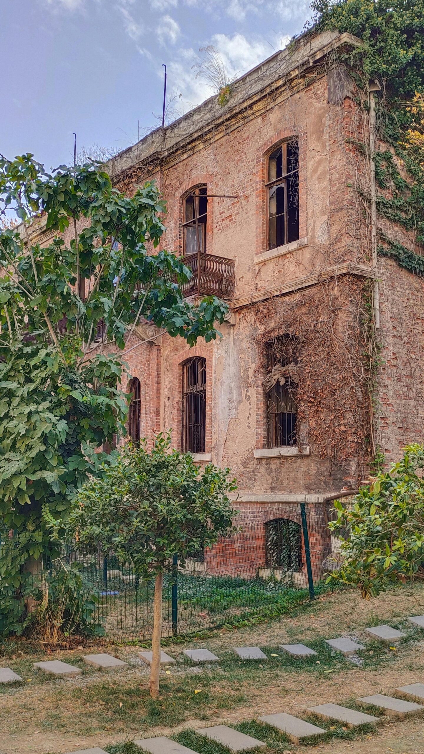 Kiedy budynek kwalifikuje się pod rozbiórkę?